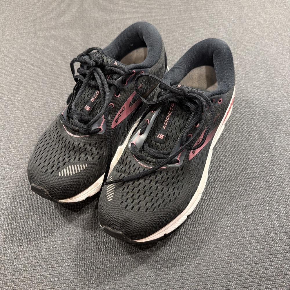 Brooks Addiction GTS 15 Black Running Shoes Size 9 Wide